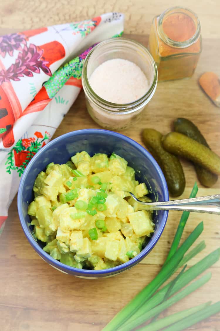 Vegan potato and tofu salad with a kick of curry! https://www.veganblueberry.com