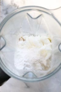 ingredients for vegan cream cheese in a blender