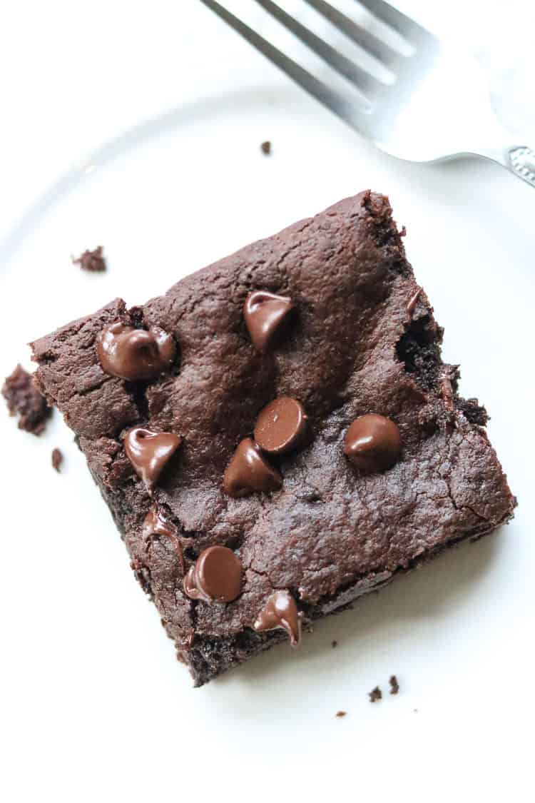 Brownie on a plate.
