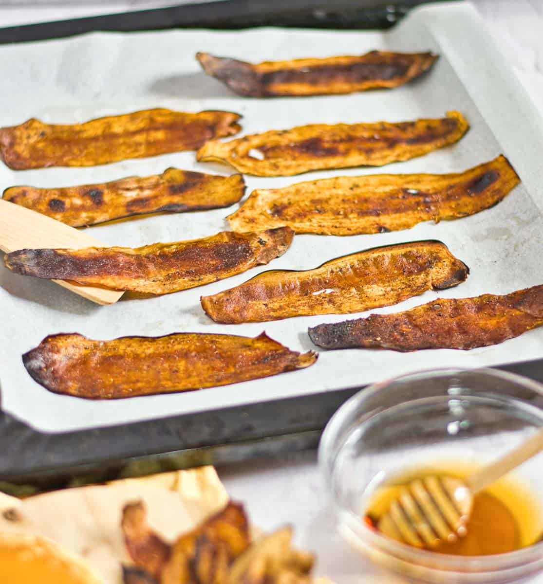 Baking pan with eggplant bacon slices